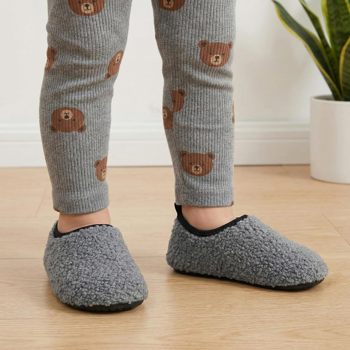 QFH Toddler Slippers Boys Girls Indoor Comfy Slippers Kids Barefoot Walking Shoes with Soft Velvet Lining Winter Warm Sock Shoes